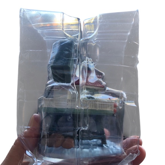 2014 Hallmark Keepsake Christmas Lighthouse Ornament #3 in Series Tracy Larsen - Picture 15 of 15